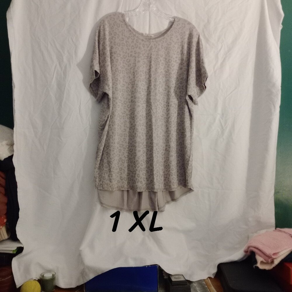 Short sleeve leopard print tunic